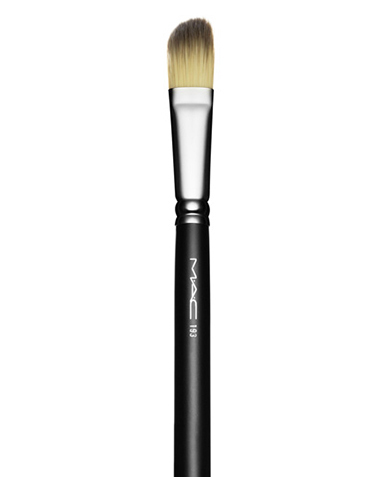 193 Angled Foundation Brush